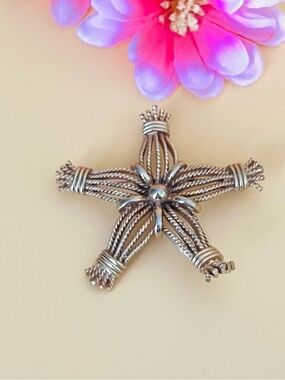 Gold Starfish Brooch